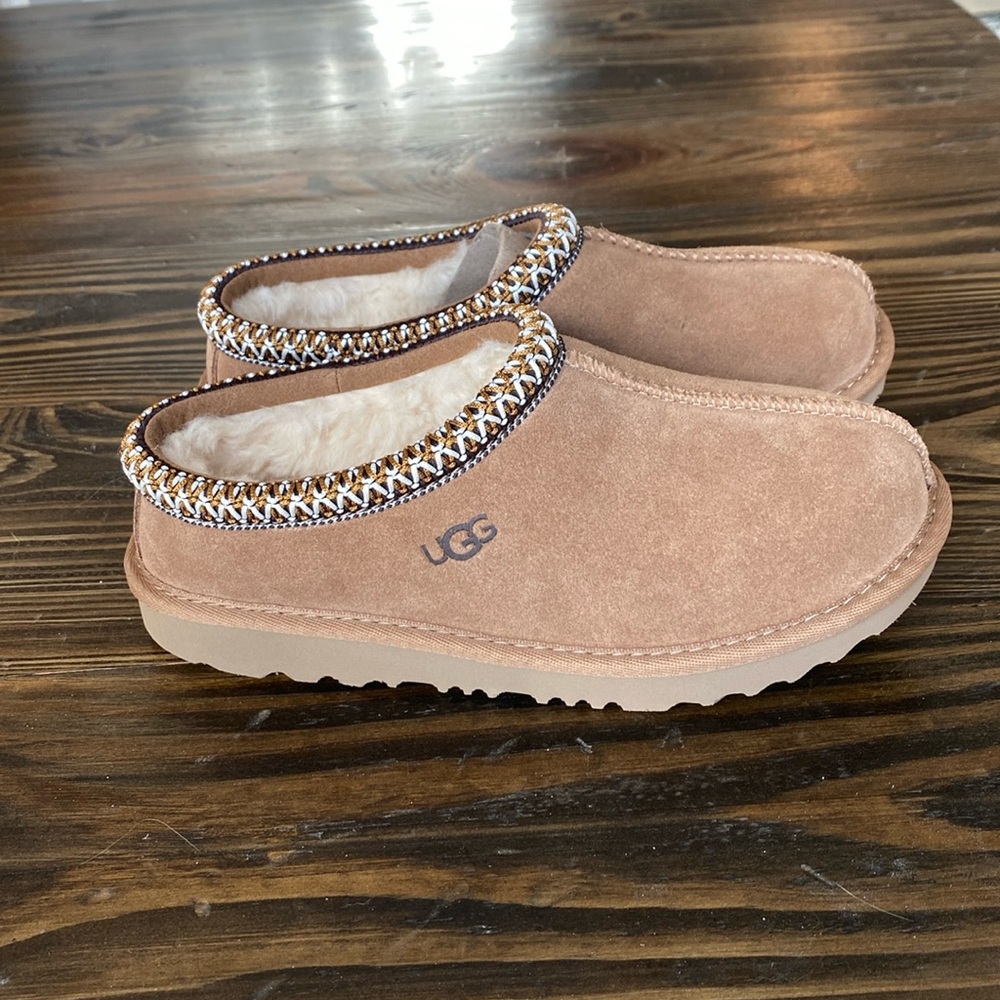 UGG Tasman II chestnut kids slippers Size 2 Brand New